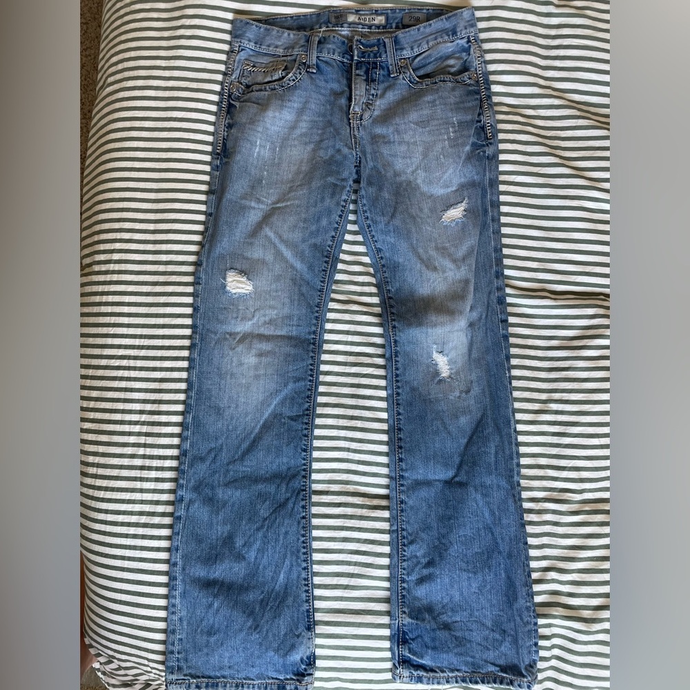 Men’s buckle jeans